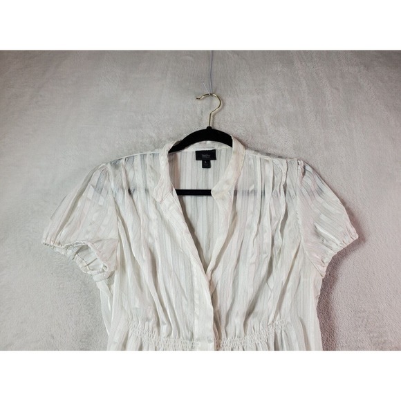 Mossimo Blouse Top Juniors Size Large White Polyester Short Casual Sleeve V Neck - Picture 6 of 6